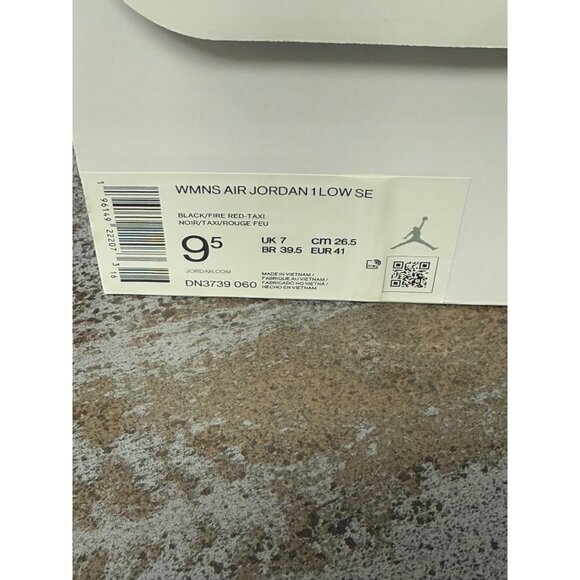 Women's Air Jordan 1 Low SE Black Multi-Color Size 9.5- DN3739-060 - Picture 10 of 10